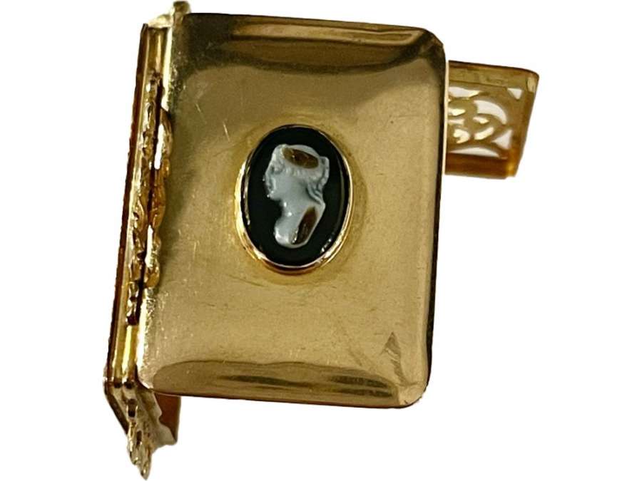 Gold pendant Vinaigrette scent box