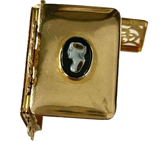 Gold pendant Vinaigrette scent box