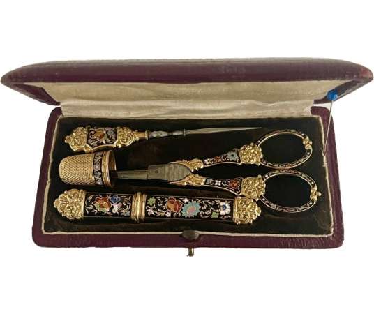 Charles X Gold And Enamel Embroidery set