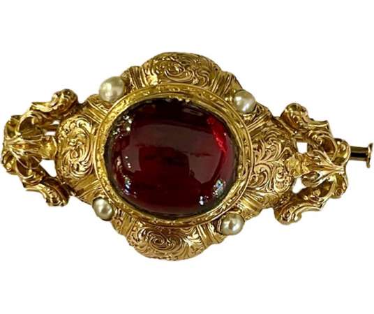 Napoleon III brooch in gold and garnet