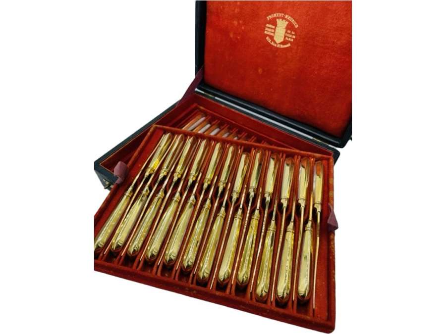Froment Meurice - Box of 48 mother-of-pearl and vermeil knives
