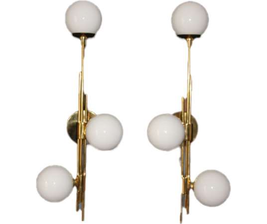 Italian Modern Midcentury Pair of Brass and White Murano Glass Sconces