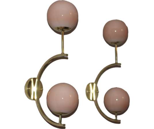 Italian Modern Midcentury Pair of Brass and Beige-Salmon Color Glass Sconces
