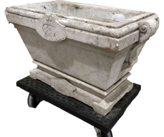 18th century Marble Jardinière in the Louis XVI style