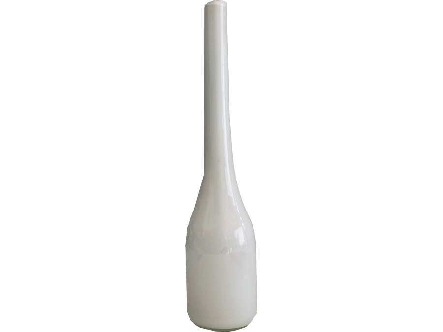 Vase en verre opalin blanc du 20eme siècle Années 1970