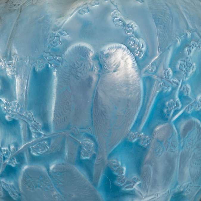 René Lalique 1919 Opalescent Budgie vase vases and glass objects