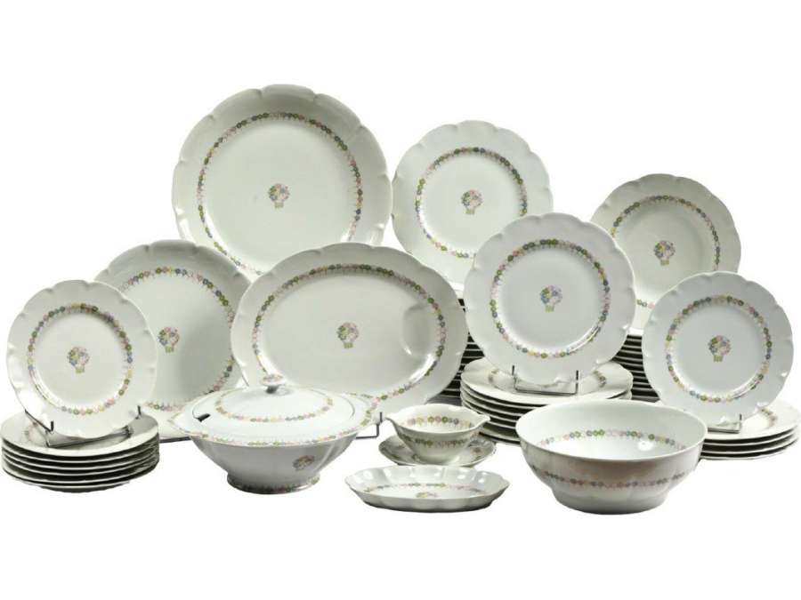 Suzanne Lalique: Part of a 20th century porcelain dinner service