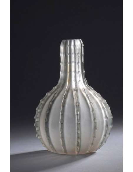 René Lalique : "Serrated" vase 1912 - vases and glass objects-Bozaart