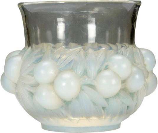 René Lalique 20th century opalescent glass vase "Prunes