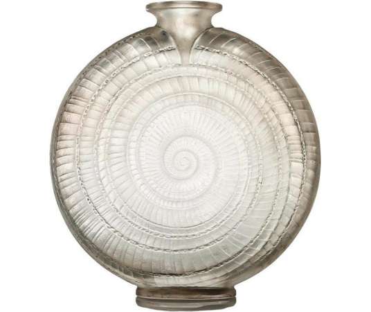 Vase Escargot En Verre Soufflé-moulé, Signé R Lalique - vases et objets en verre