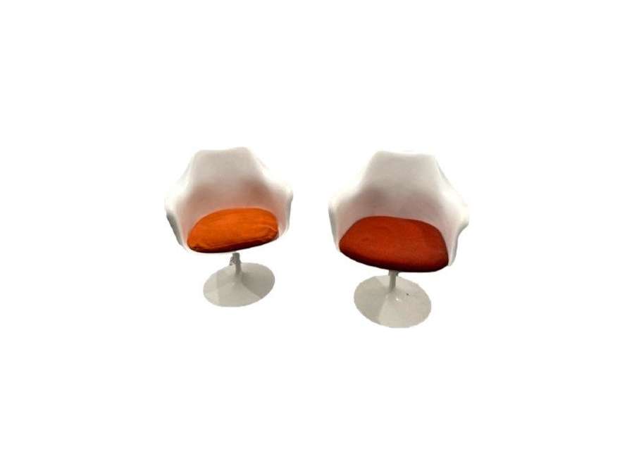 Eero Saarinen: 2 knoll+ aluminum swivel tulip chair from the 20th century