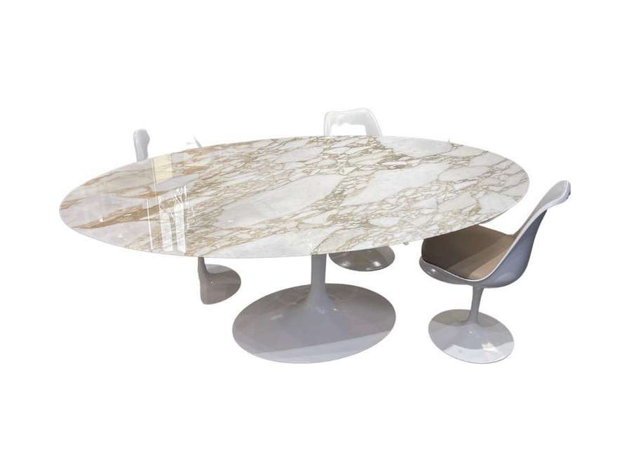 Eero Saarinen: Table ronde+ en marbre de 20eme siècle. années 1950