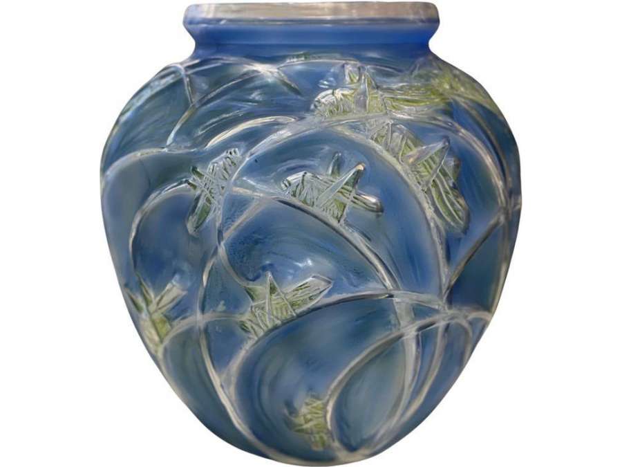 René Lalique Vase « Sauterelles » +verre blanc pressé moulé et patiné bleu et vert