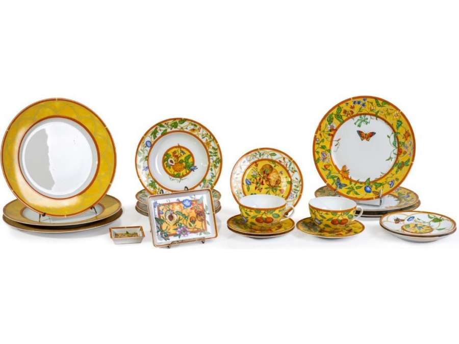 "La siesta Hermès" Part of table service + porcelain of 20em century.
