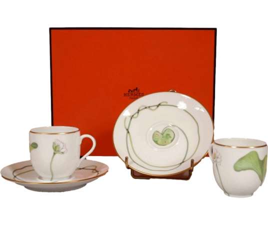 Hermes Mugs and saucers in porcelain of the 20th century