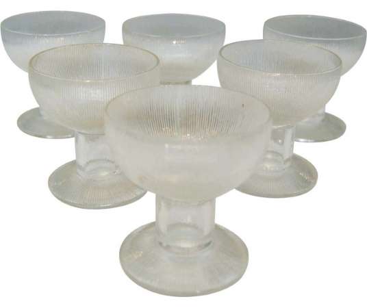 René Lalique (1860-1945), 6 glasses of the model - wine glasses, old glasses services