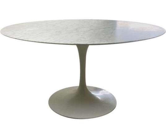 Knoll International & Eero Saarinen : Tulip Table - Dining Tables