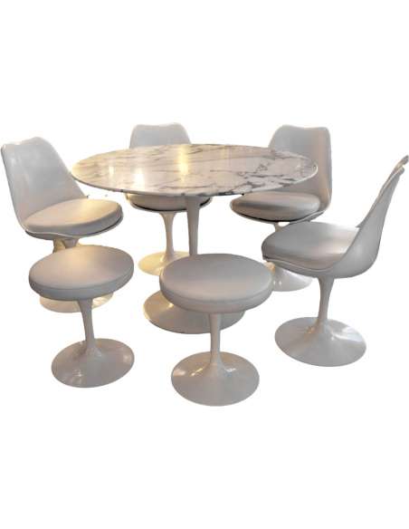 Knoll And Eero Saarinen: Dining table and 4 chairs - Dining Tables-Bozaart