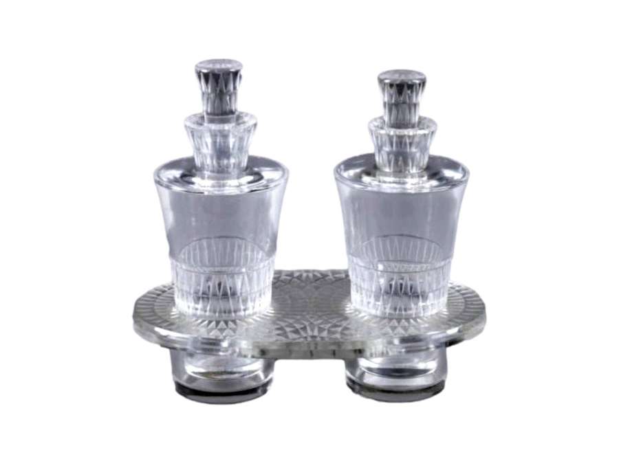 Lalique France : Oiler "Bourgueil "+ in crystal of 20th century