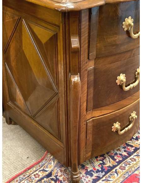 Walnut Crossbow Chest Of Drawers.Eighteenth Century Style - Dressers-Bozaart