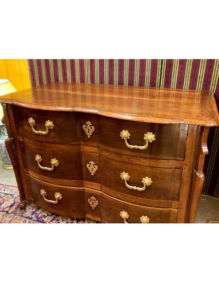 Walnut Crossbow Chest Of Drawers.Eighteenth Century Style - Dressers-Bozaart