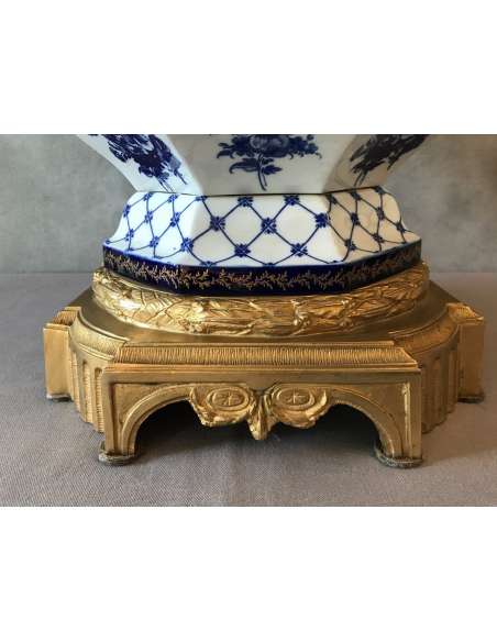 Large Porcelain And Bronze Pot Holder From The Late 19th Century - planters, pot holders-Bozaart