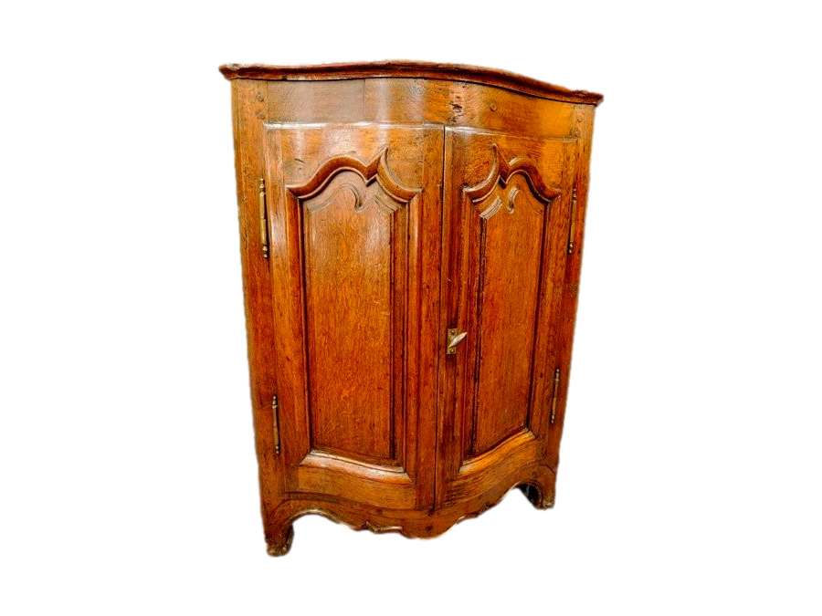 Small wooden curved corner + Louis XV style from the 18th century