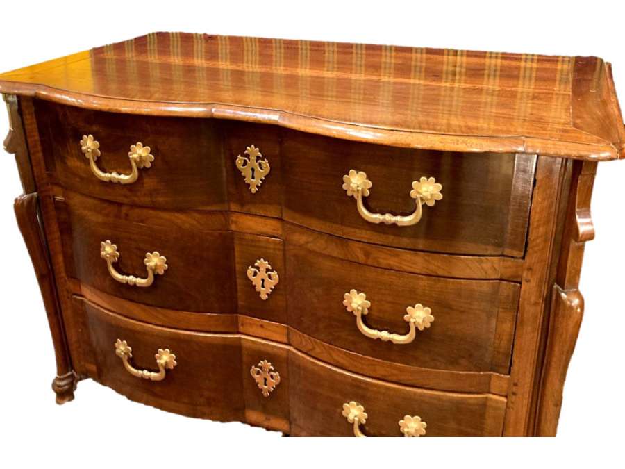 Crossbow chest of drawers in walnut+ from 18th century