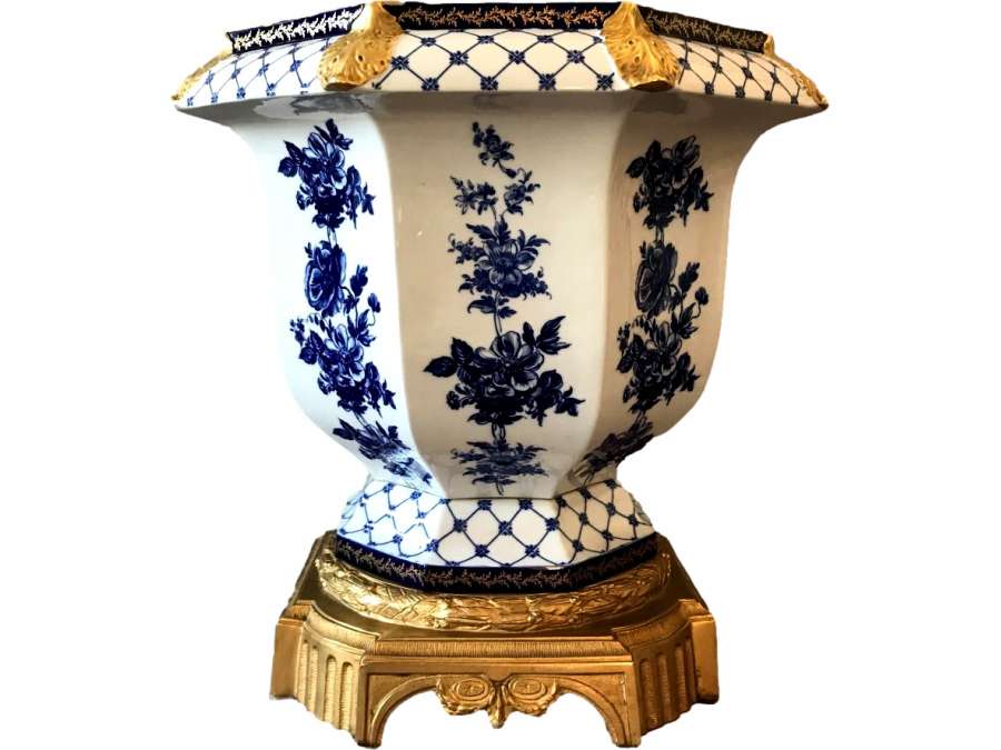 Large Porcelain And Bronze Pot Holder From The Late 19th Century
