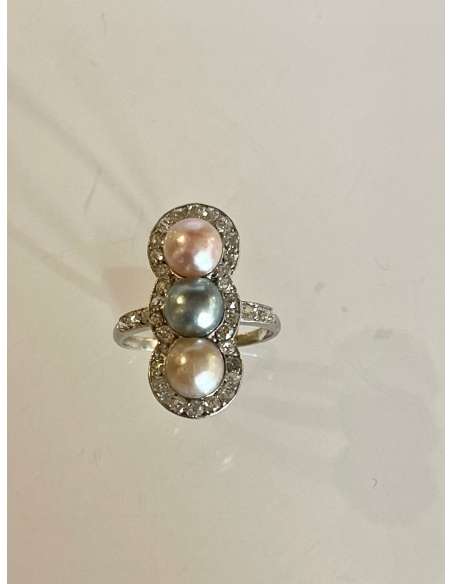 Trilogy Ring Adorned With Three Colored Pearls - rings-Bozaart