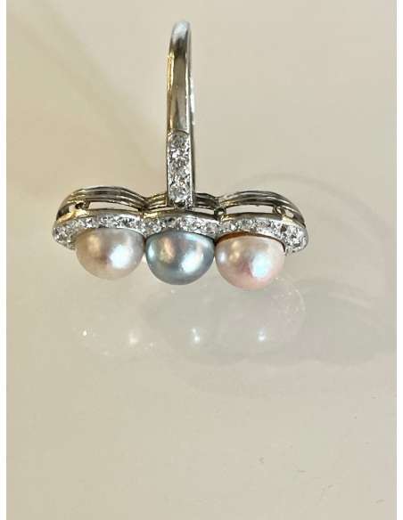 Trilogy Ring Adorned With Three Colored Pearls - rings-Bozaart