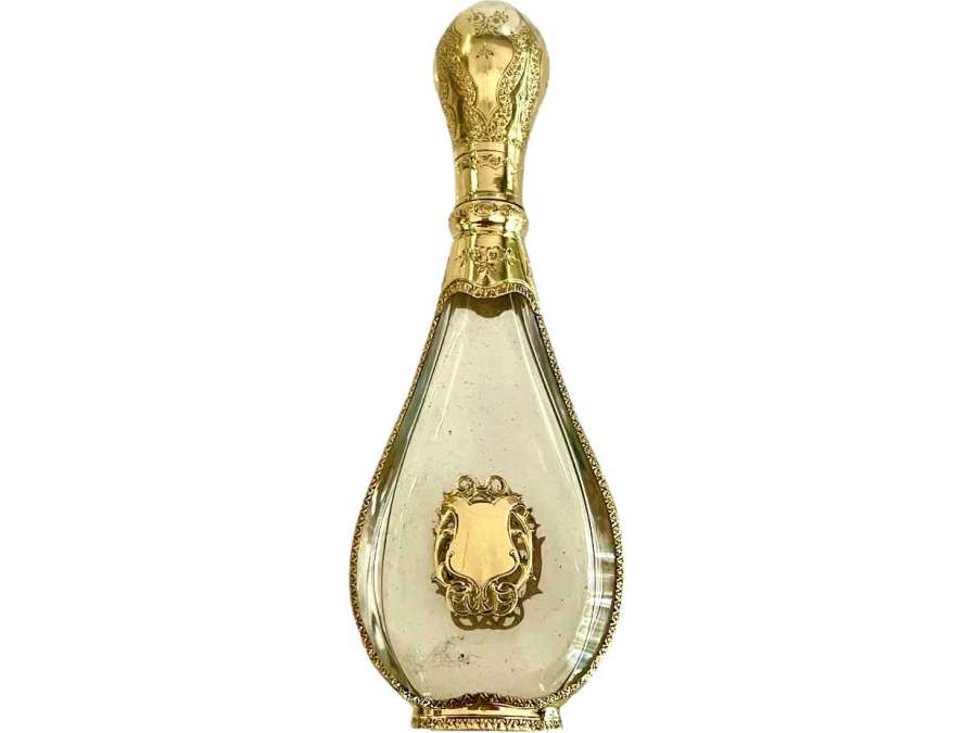 Perfume bottle in crystal and gold of XIXth century.
