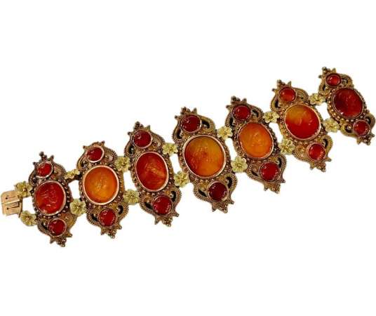 Two-color Gold Bracelet Decorated With Intaglio On Carnelian - Bracelets