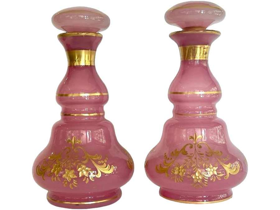 Pair Of Large Pink Opaline Flasks - Opalines, enameled glasses