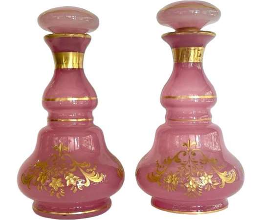 Paire De Grands Flacons En Opaline Rose - Opalines, verres émaillés