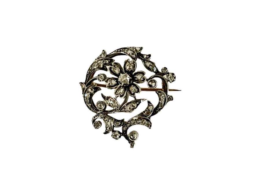 Broche Volute En Or Argent Et Diamants