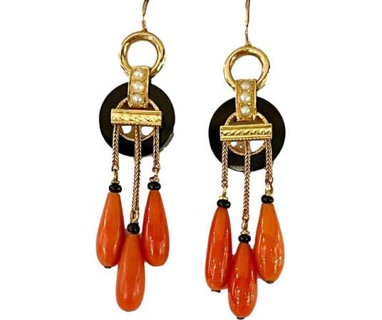 Pendants d'Oreilles En Or, Onyx Et Corail - Boucles d'oreille