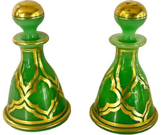 Baccarat: Pair Of Green Opaline Flasks - Opalines, enameled glasses