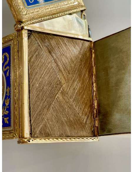 Gold And Enamel Secret Box Of The XVIII Century - boxes, cases, necessary, boxes-Bozaart