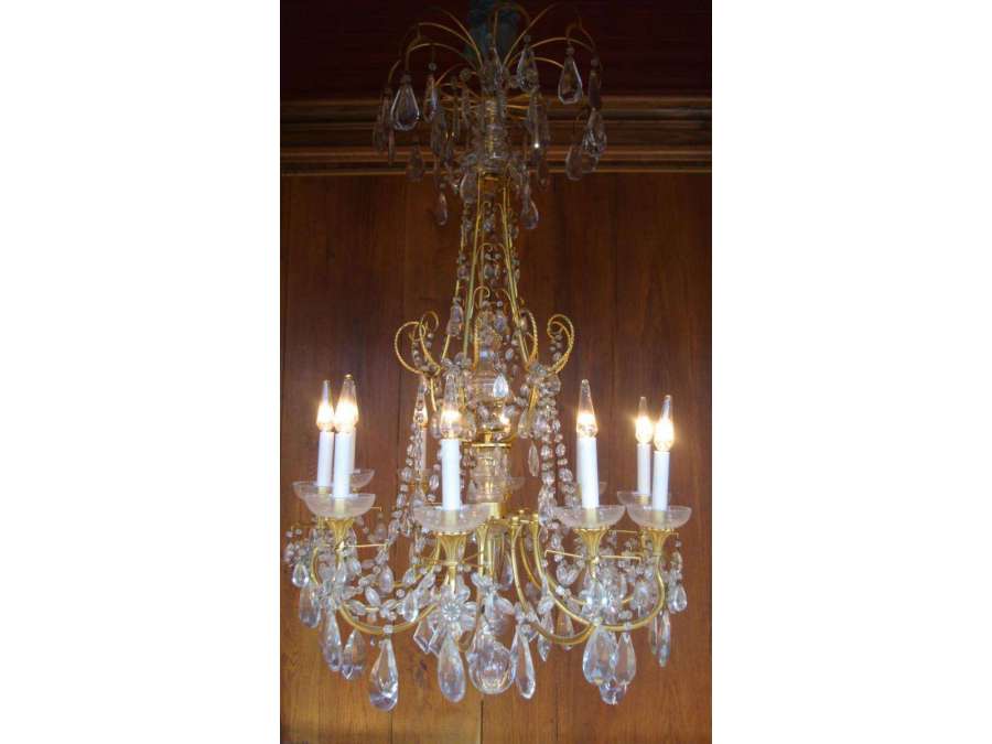 Bronze chandelier in the Louis XVI style