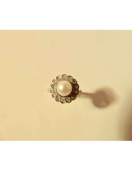 Gold And Platinum Ring Adorned With A Pearl And Diamonds - rings-Bozaart