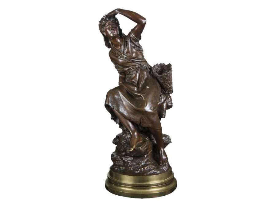 La Ramasseuse De Moules Sculpture En Bronze De Mathurin Moreau (1822-1912)