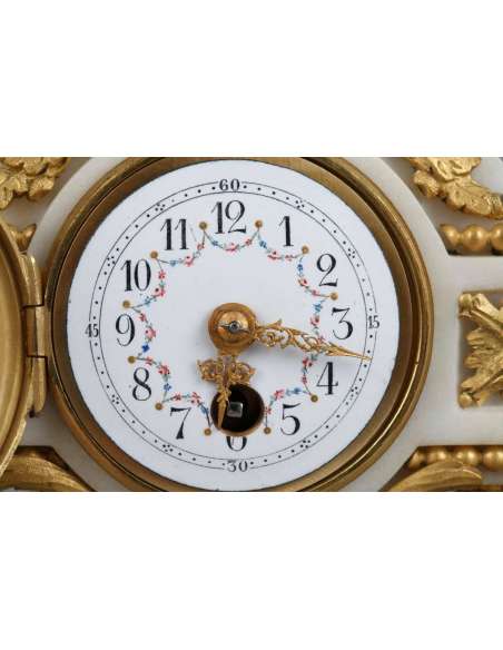 Small Louis XVI Clock, Carrara Marble And Gilded Bronze - antique Clocks-Bozaart