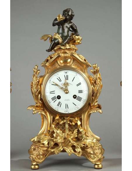 Rocaille Clock With Dolphins - antique clocks-Bozaart