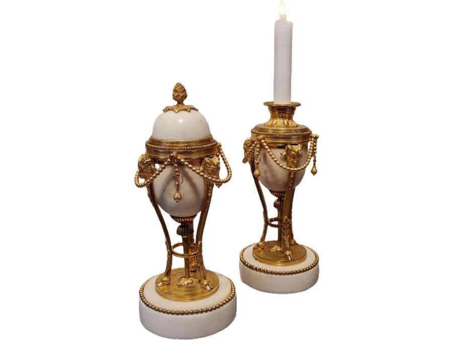 Reversible candlesticks cassolettes+ in marble and gilt bronze in the Louis XVI style
