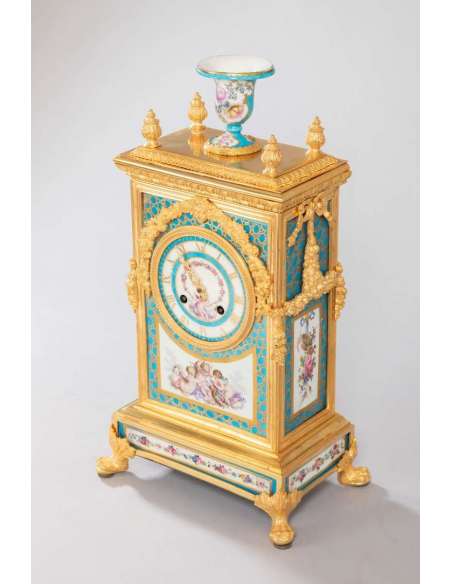 Louis XVI Terminal Clock In Gilded Mercury Bronze And Sevres Porcelain - antique Clocks-Bozaart