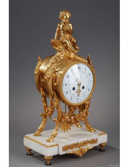 A Louis XVI Clock In White Marble And Gilded Bronze. - antique clocks-Bozaart