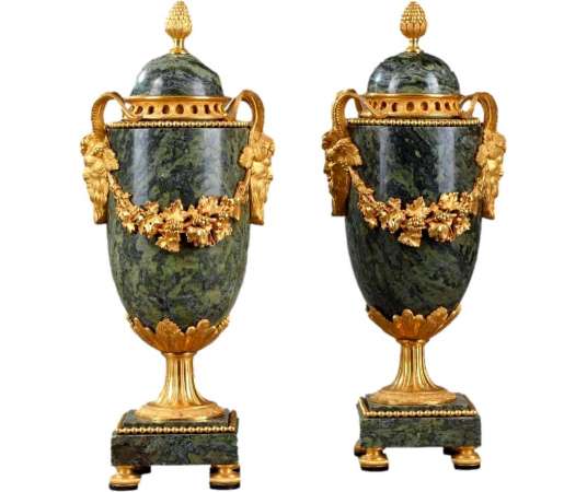 Pair of green marble and gilded bronze cassolettes - cups, basins, cassolettes