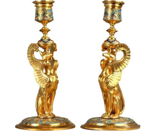 Candlesticks With Winged Griffins F.barbedienne In Cloisonné And Gilded Bronze - Candlesticks - Torches