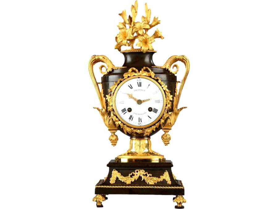 Vintage clock L XVI, Gilded And Patinated Bronze - antique clocks